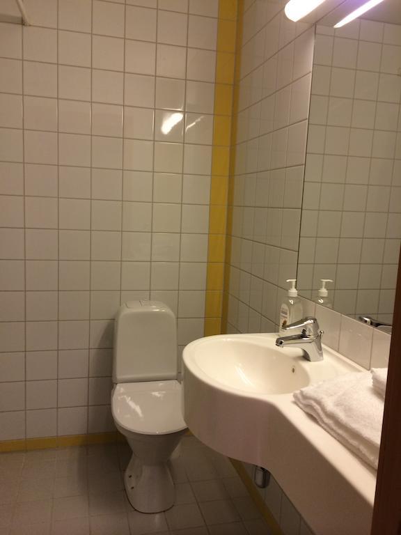 Vormsund Golf Hotell Bed Breakfast Room photo